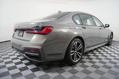 2022 BMW 750 i xDrive