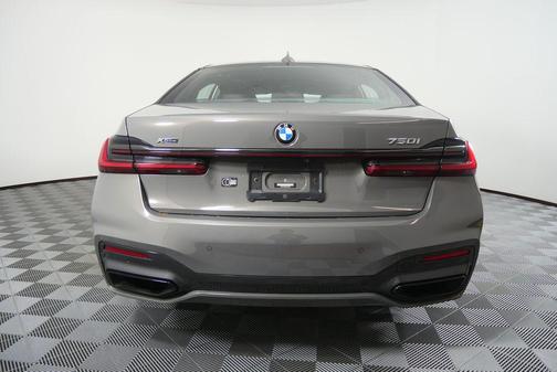 2022 BMW 750 i xDrive