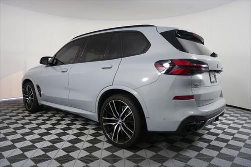 2024 BMW X5 M60i