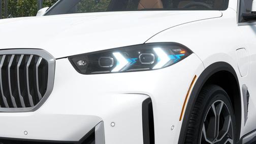 Mineral White Metallic 2026 BMW X5 PHEV xDrive50e