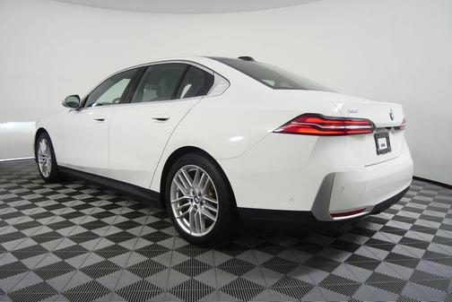 Alpine White 2025 BMW 530 xDrive