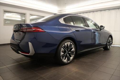 2025 BMW 530 i