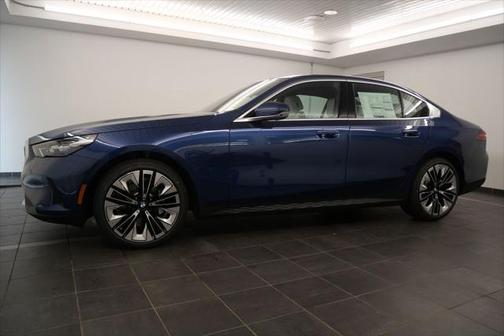 2025 BMW 530 i
