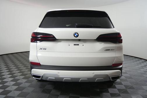 Alpine White 2026 BMW X5 xDrive40i