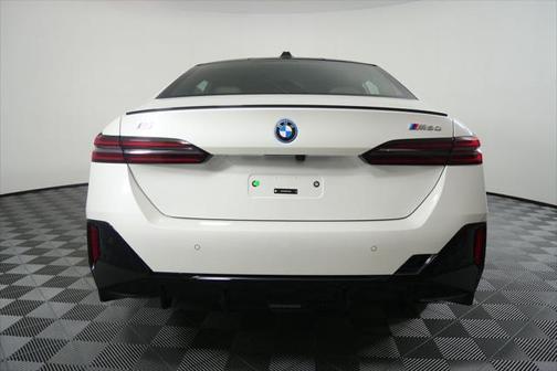 2025 BMW i5 M60