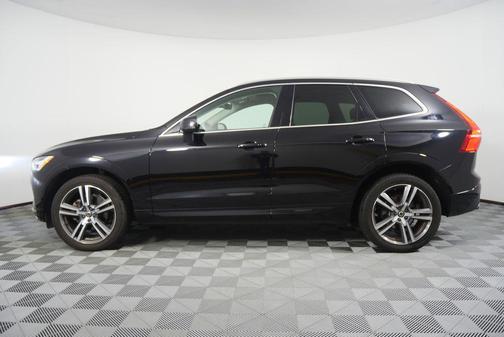 2021 Volvo XC60 T5 Momentum