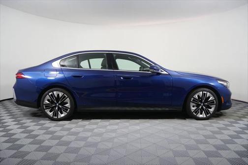 2024 BMW 530 i