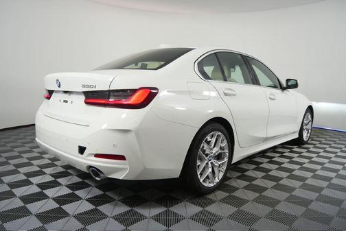 2026 BMW 330 i