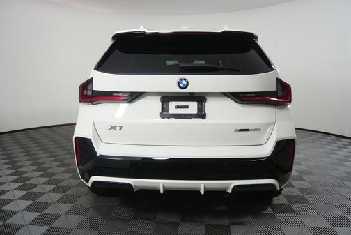 Alpine White 2025 BMW X1 xDrive28i
