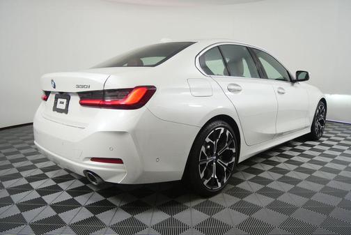 2025 BMW 330 330i
