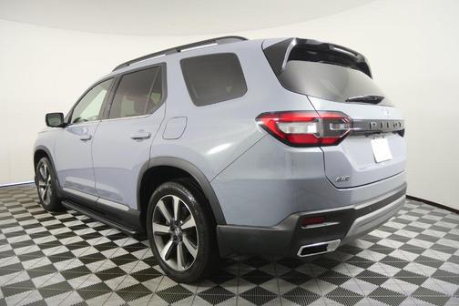Gray Pearl 2025 Honda Pilot Elite