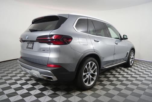 Skyscraper Grey Metallic 2025 BMW X5 xDrive40i