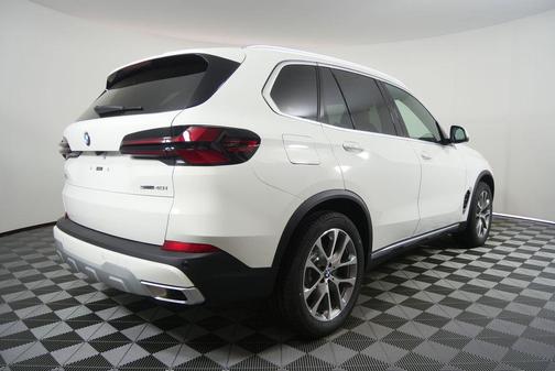 Alpine White 2026 BMW X5 sDrive40i