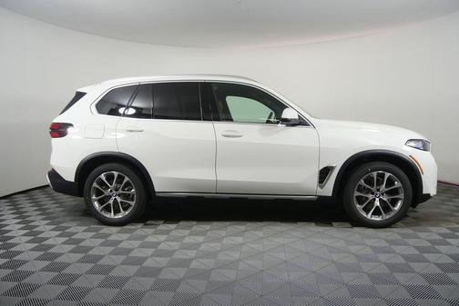 Alpine White 2026 BMW X5 sDrive40i