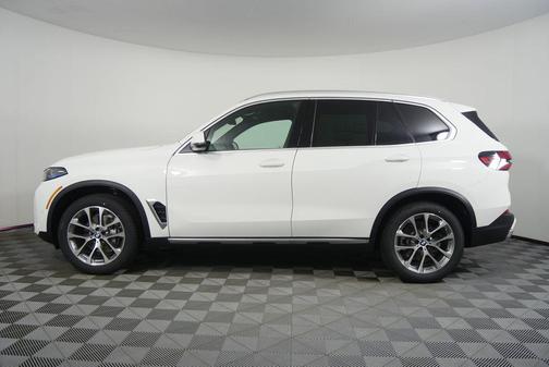 Alpine White 2026 BMW X5 sDrive40i