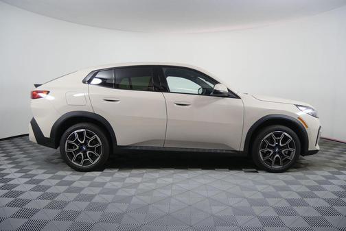 Dune Grey Metallic 2026 BMW X2 xDrive28i