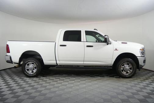 2025 RAM 2500 Tradesman Crew Cab 4x4 6'4' Box