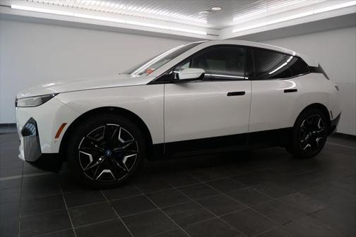 2025 BMW iX xDrive50