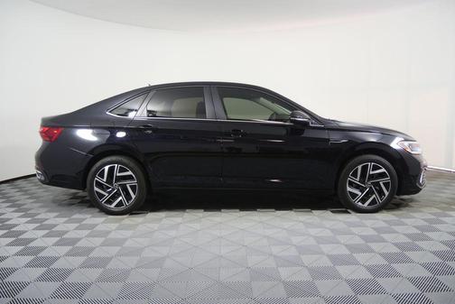 Deep Black 2024 Volkswagen Jetta 1.5T SEL