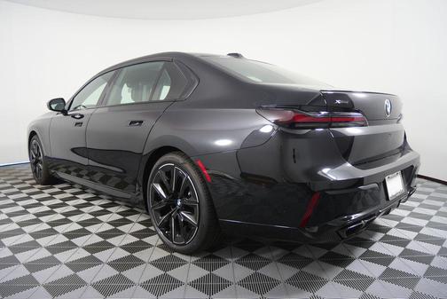 2025 BMW 760 xDrive