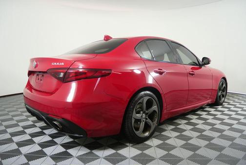 2019 Alfa Romeo Giulia Sport