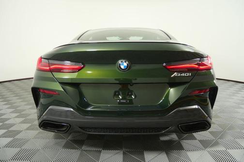 San Remo Green Metallic 2026 BMW 840 i