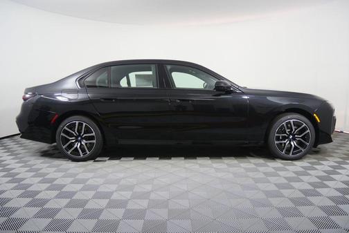 Black Sapphire Metallic 2026 BMW 740 740i