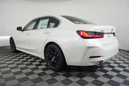 2026 BMW 330 i xDrive