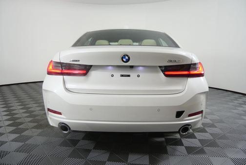 2026 BMW 330 i xDrive