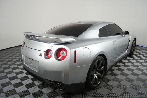 2009 Nissan GT-R Premium
