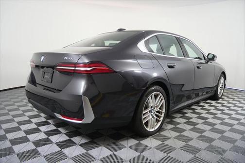 2025 BMW 530 i