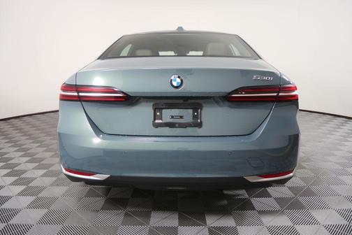 2025 BMW 530 530i