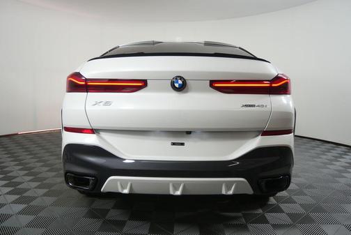 Mineral White Metallic 2027 BMW X6 xDrive40i