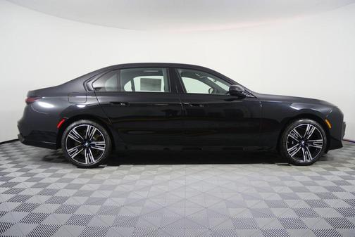 Black Sapphire Metallic 2026 BMW 760 xDrive
