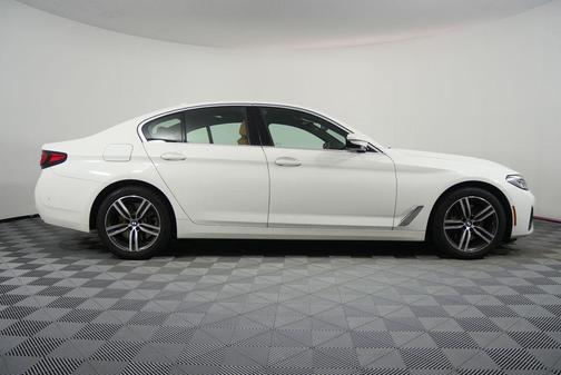 2021 BMW 540 540i