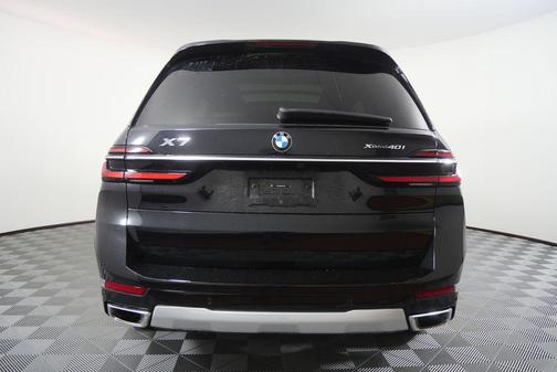 Black Sapphire Metallic 2024 BMW X7 xDrive40i