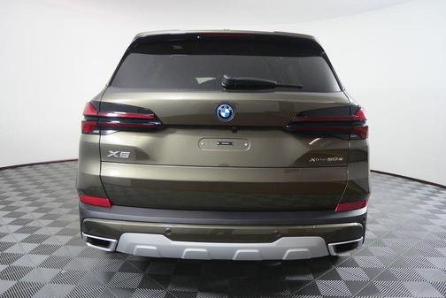 Manhattan Green Metallic 2026 BMW X5 PHEV xDrive50e