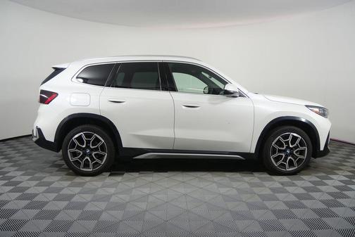 White Metallic 2025 BMW X1 xDrive28i