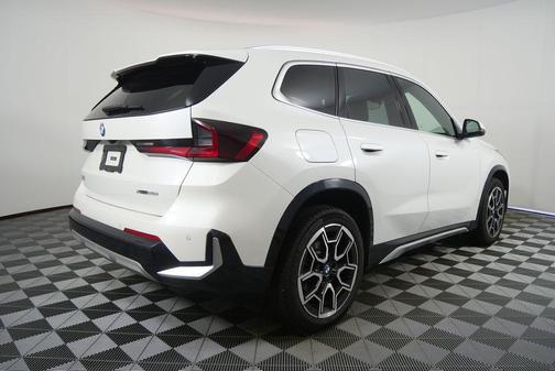 White Metallic 2025 BMW X1 xDrive28i