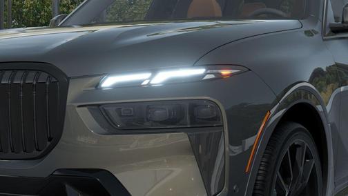Dravit Grey Metallic 2027 BMW X7 xDrive40i