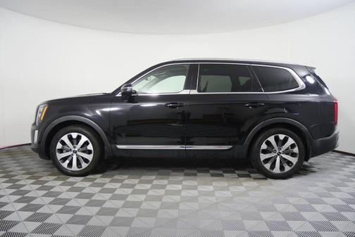 Ebony Black 2022 Kia Telluride EX