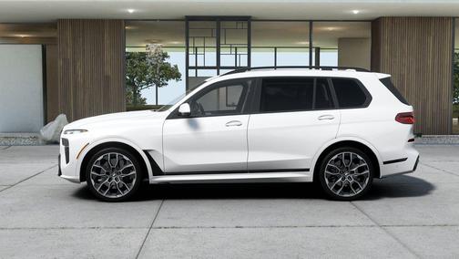 Mineral White Metallic 2026 BMW X7 xDrive40i