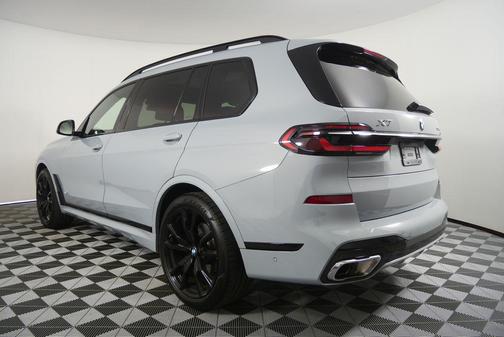 Brooklyn Grey Metallic 2024 BMW X7 xDrive40i