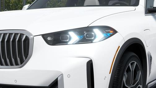 Mineral White Metallic 2026 BMW X5 PHEV xDrive50e