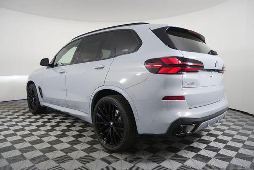 Brooklyn Grey Metallic 2026 BMW X5 sDrive40i