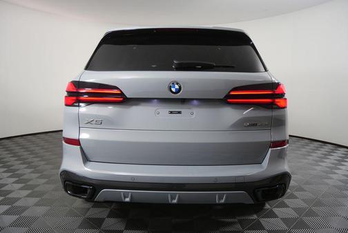 Brooklyn Grey Metallic 2026 BMW X5 sDrive40i