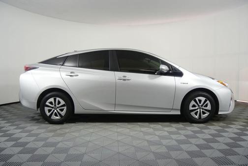 Classic Silver Metallic 2017 Toyota Prius Two Eco