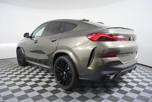 Manhattan Green Metallic 2026 BMW X6 xDrive40i