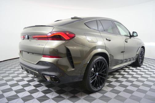 Manhattan Green Metallic 2026 BMW X6 xDrive40i