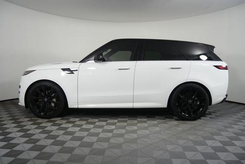 2025 Land Rover Range Rover Sport SE